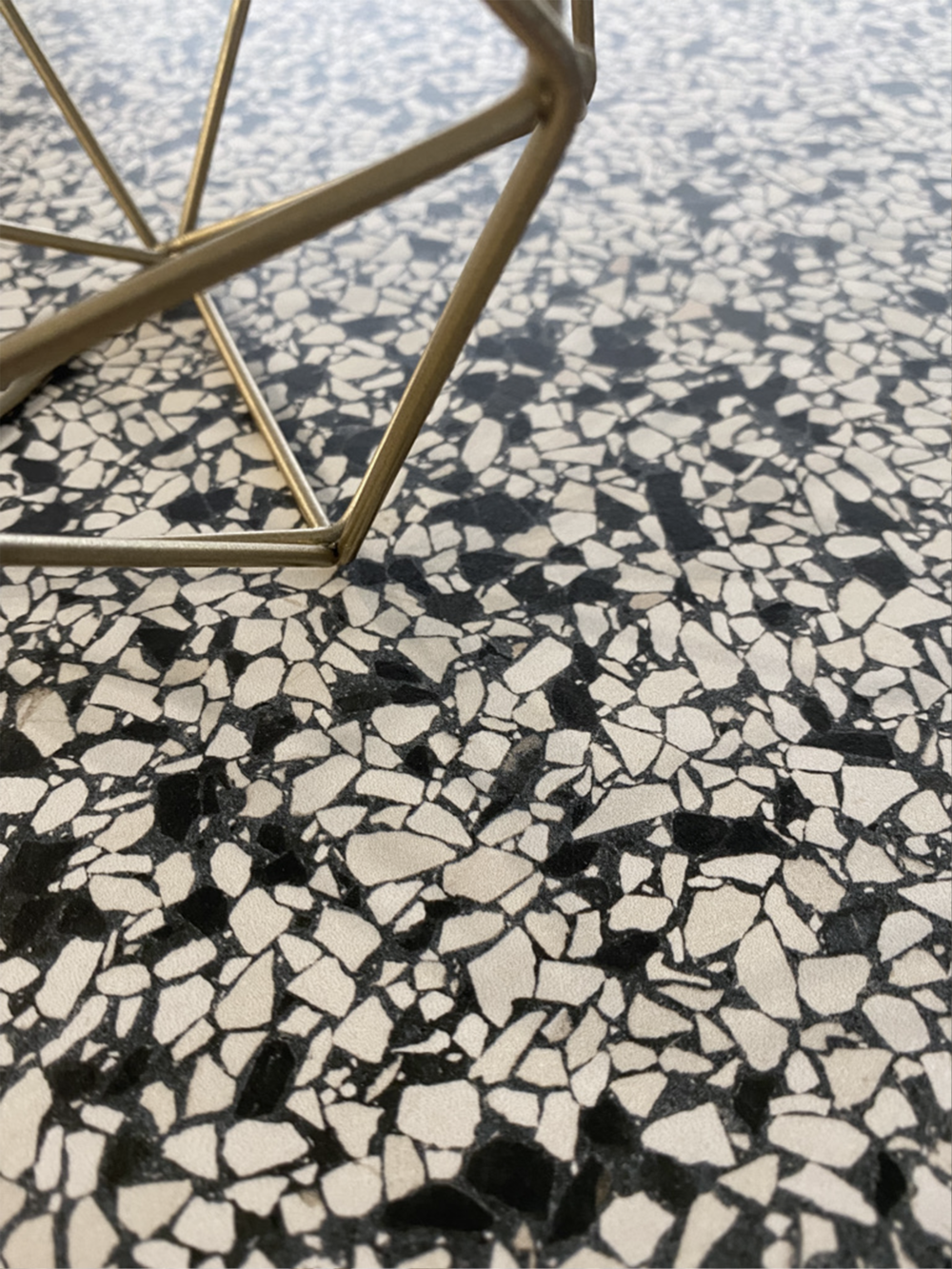 Keramische Terrazzo Zwart/wit | Retrotegelwinkel.nl